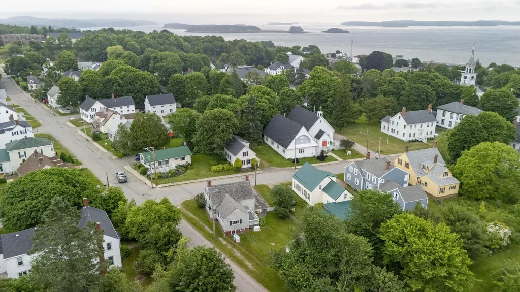 28 Key Street Eastport ME 04631