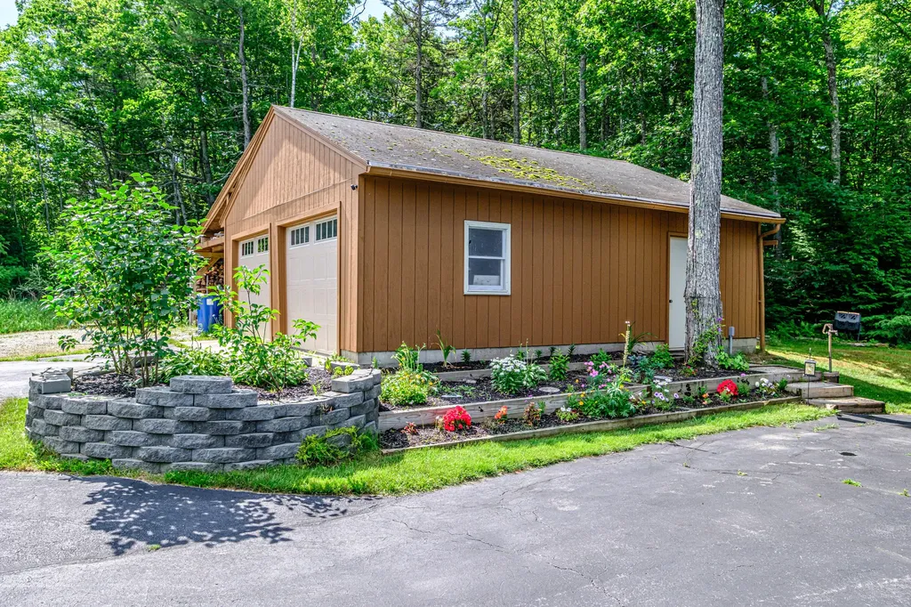 1154 Hunts Corner Road Albany Twp ME 04217
