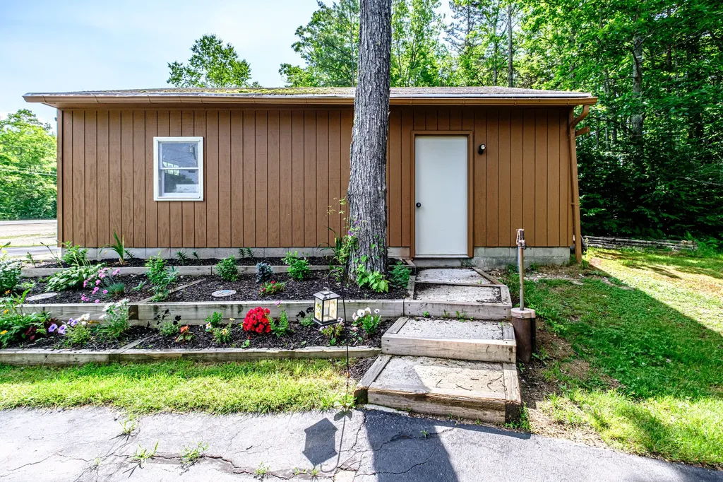 1154 Hunts Corner Road Albany Twp ME 04217