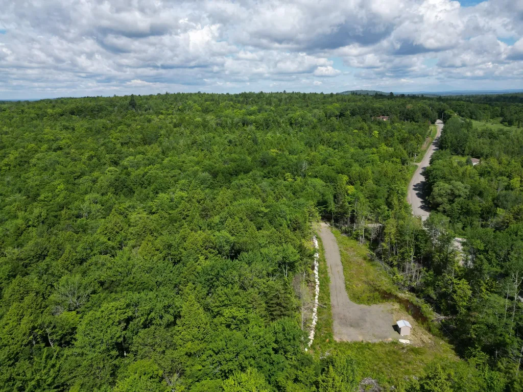 7 Flanders Drive Lincoln ME 04457