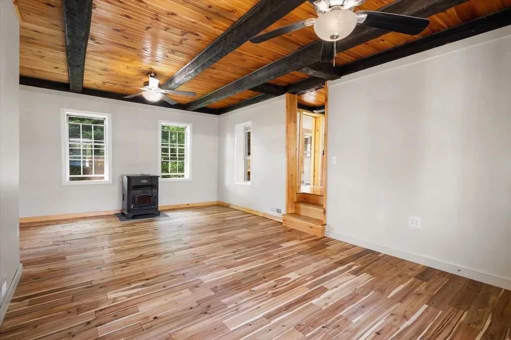 137 Main Street Winterport ME 04496