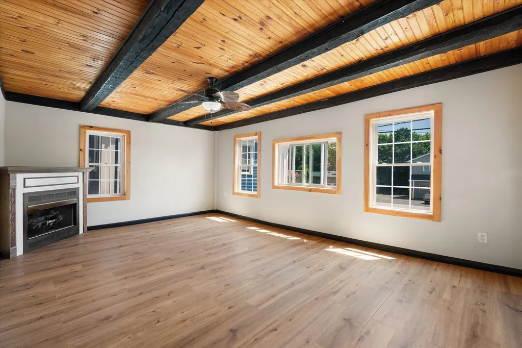 137 Main Street Winterport ME 04496