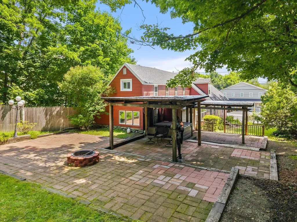 137 Main Street Winterport ME 04496
