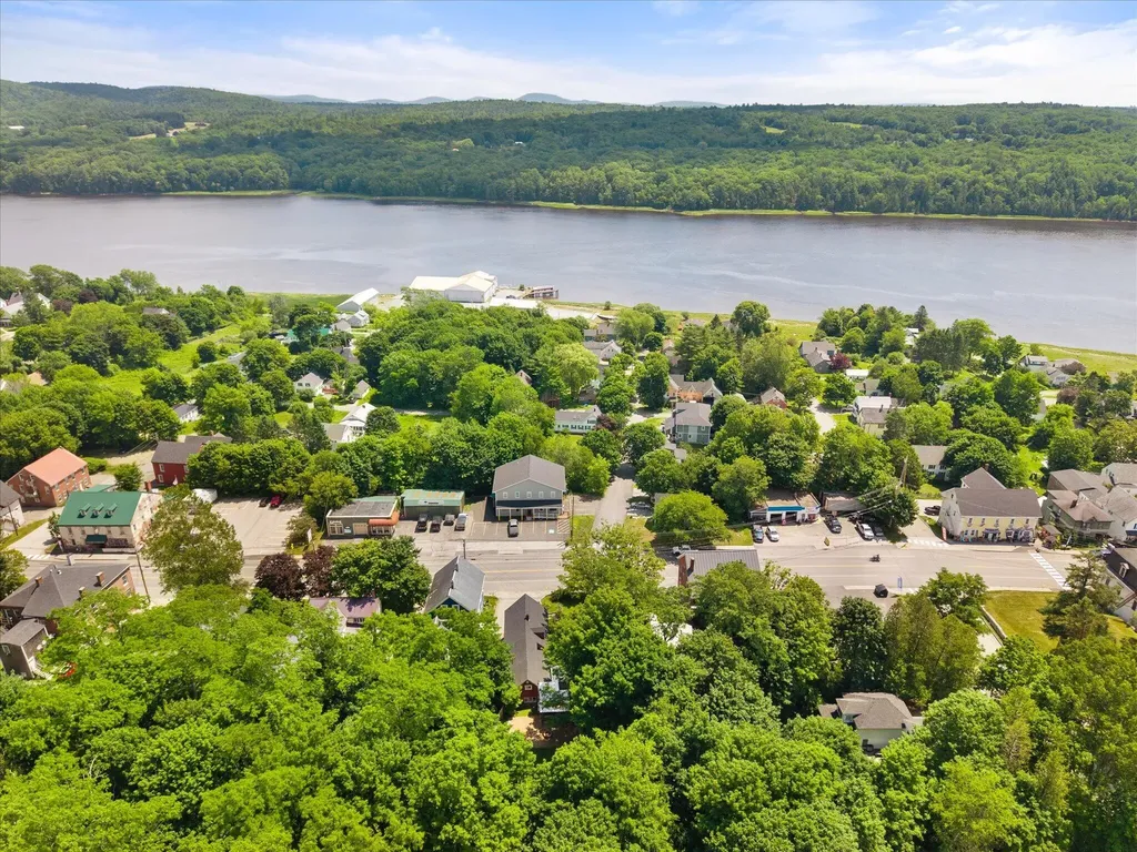137 Main Street Winterport ME 04496