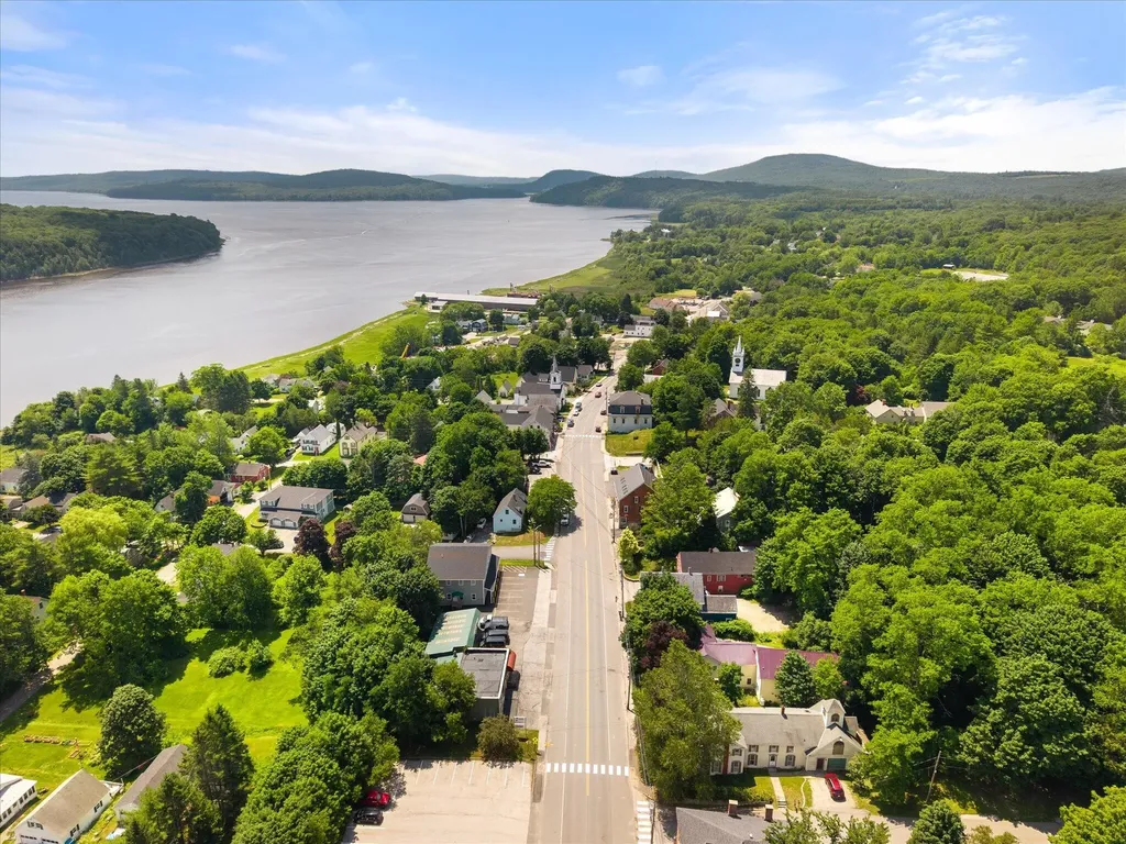 137 Main Street Winterport ME 04496