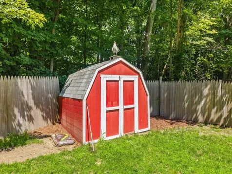 137 Main Street Winterport ME 04496
