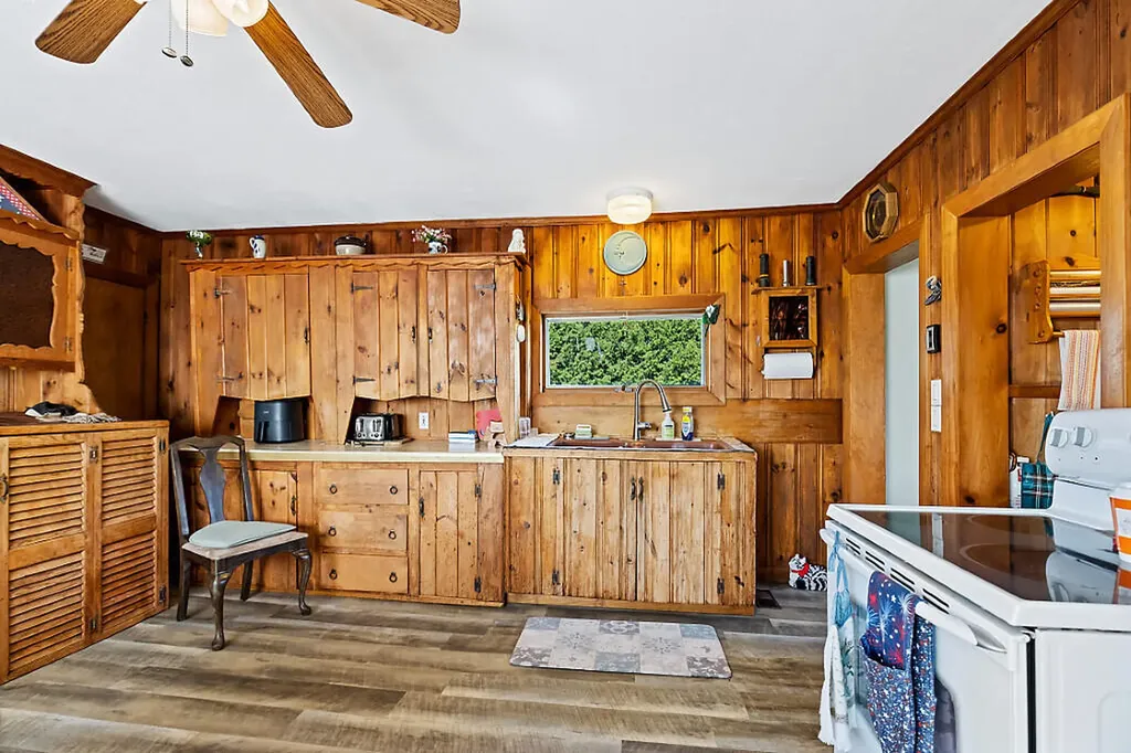 2522 N Belfast Avenue Augusta ME 04330