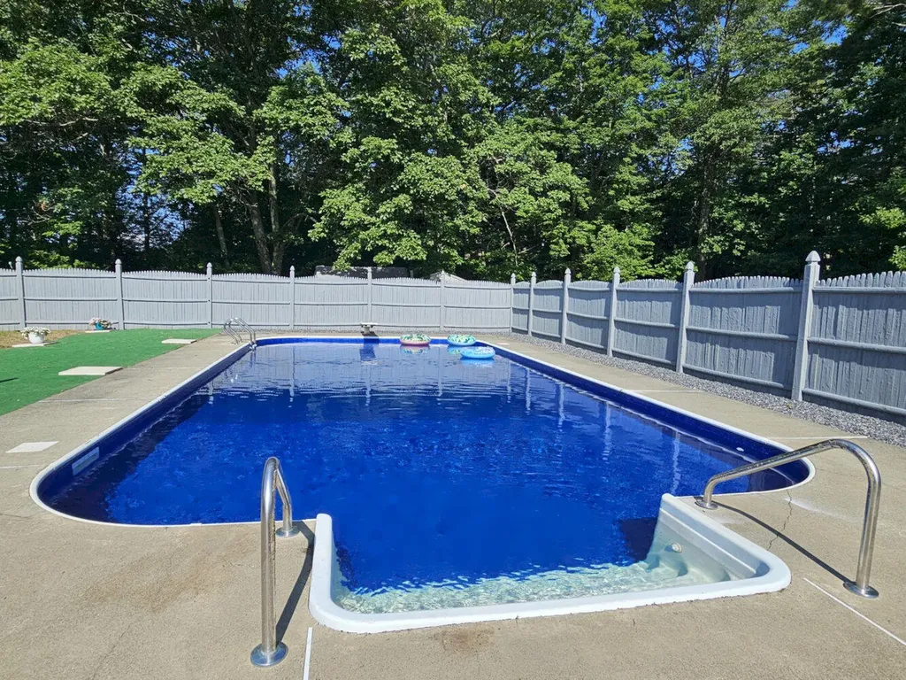 1029 E River Road Skowhegan ME 04976