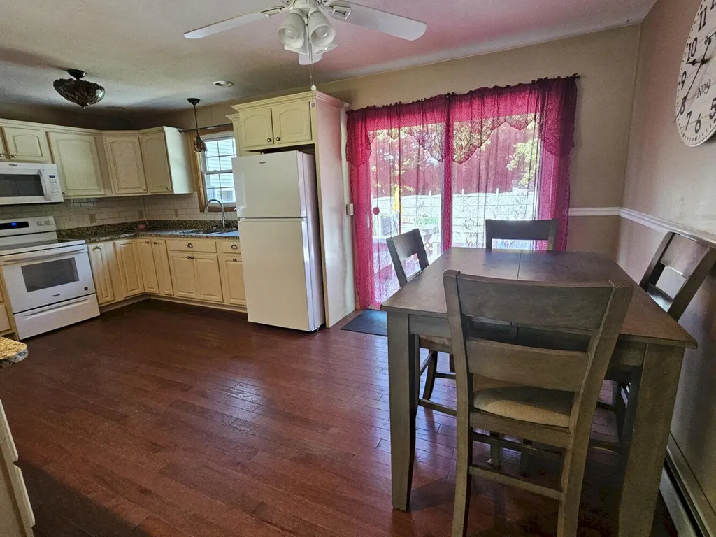 1029 E River Road Skowhegan ME 04976