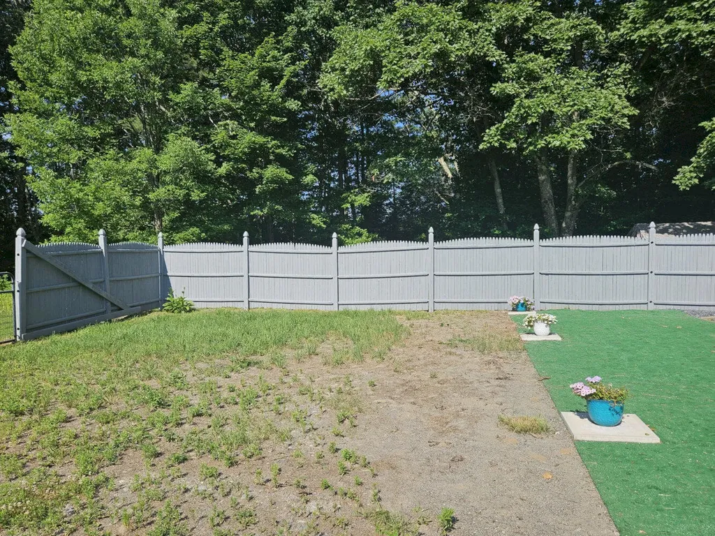 1029 E River Road Skowhegan ME 04976