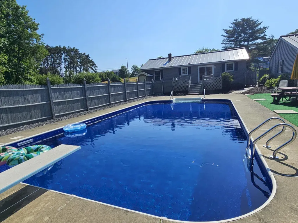 1029 E River Road Skowhegan ME 04976