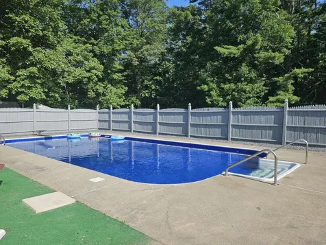 1029 E River Road Skowhegan ME 04976
