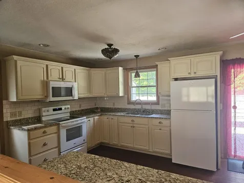 1029 E River Road Skowhegan ME 04976