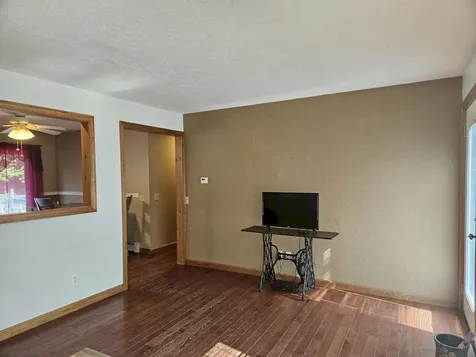 1029 E River Road Skowhegan ME 04976