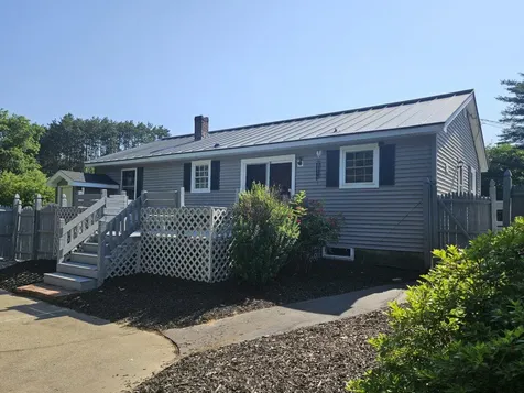 1029 E River Road Skowhegan ME 04976
