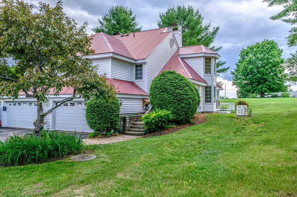 19 Muirfield Drive Bridgton ME 04009