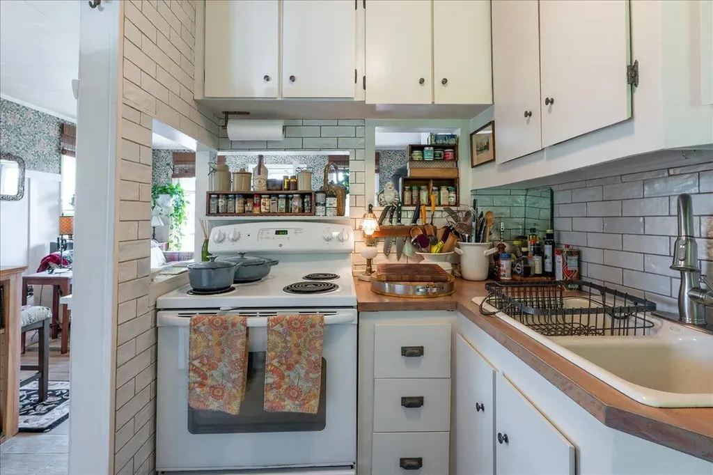662 Searsmont Road Appleton ME 04862
