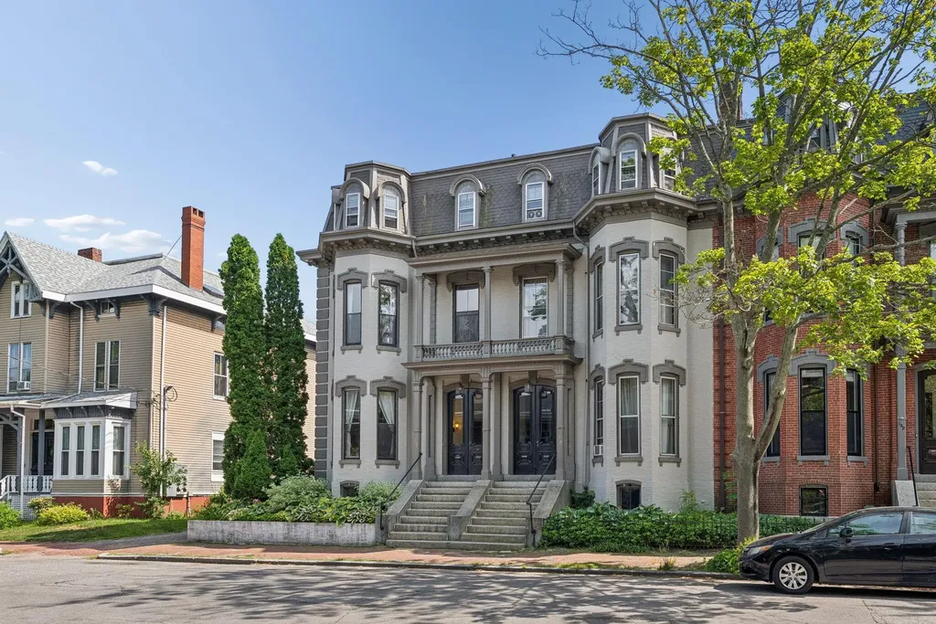 Portland ME, 138 Pine Street, Unit 2
