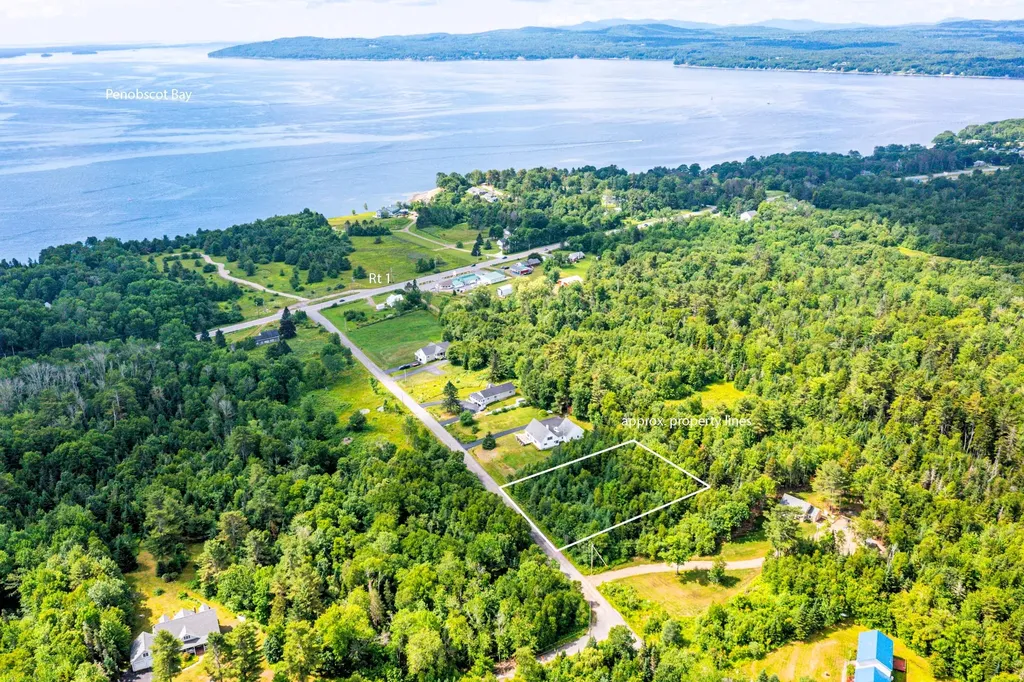 10 Spruce Knoll Lane Searsport ME 04974