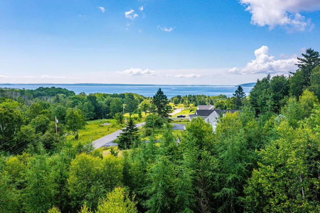 10 Spruce Knoll Lane Searsport ME 04974