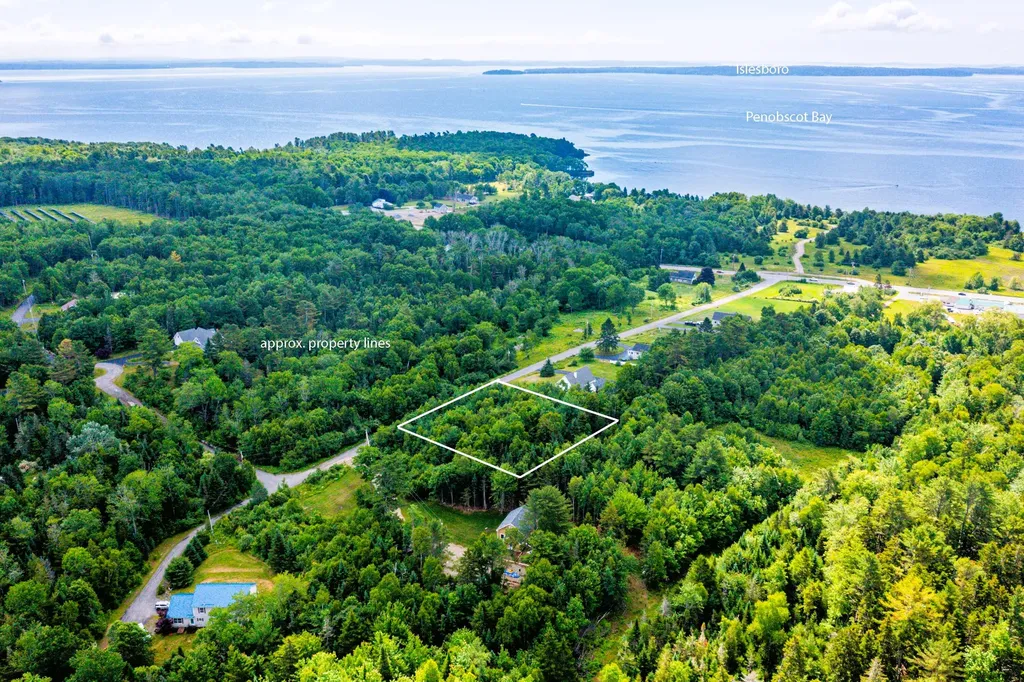 10 Spruce Knoll Lane Searsport ME 04974
