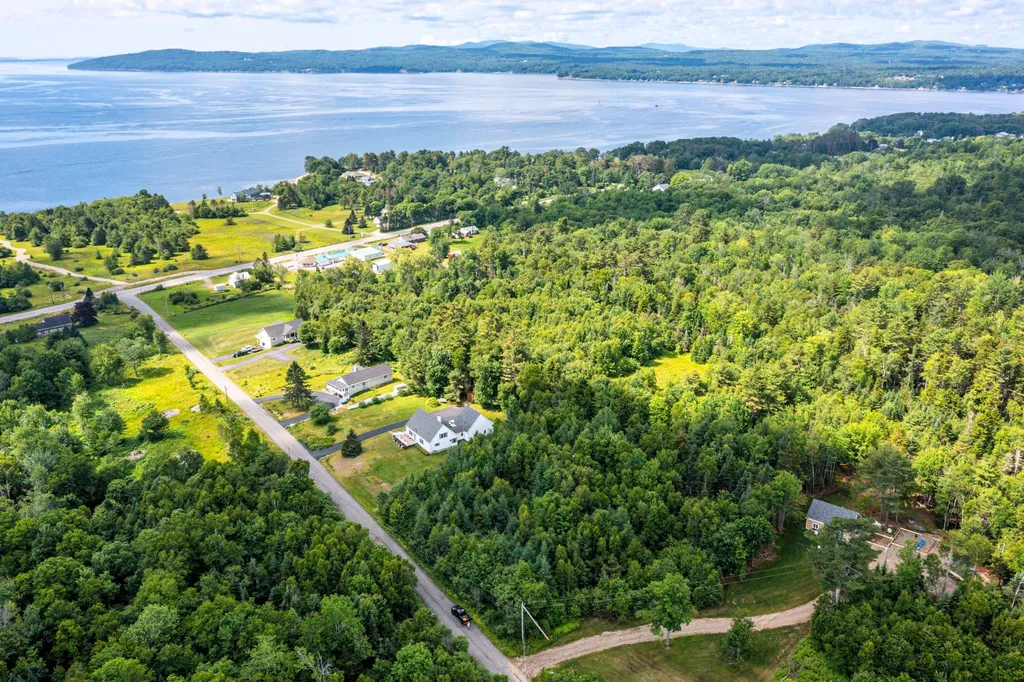 10 Spruce Knoll Lane Searsport ME 04974