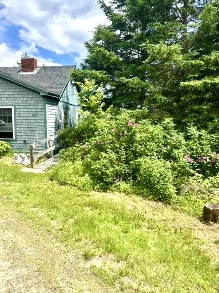 16 Rice Road Harrington ME 04643