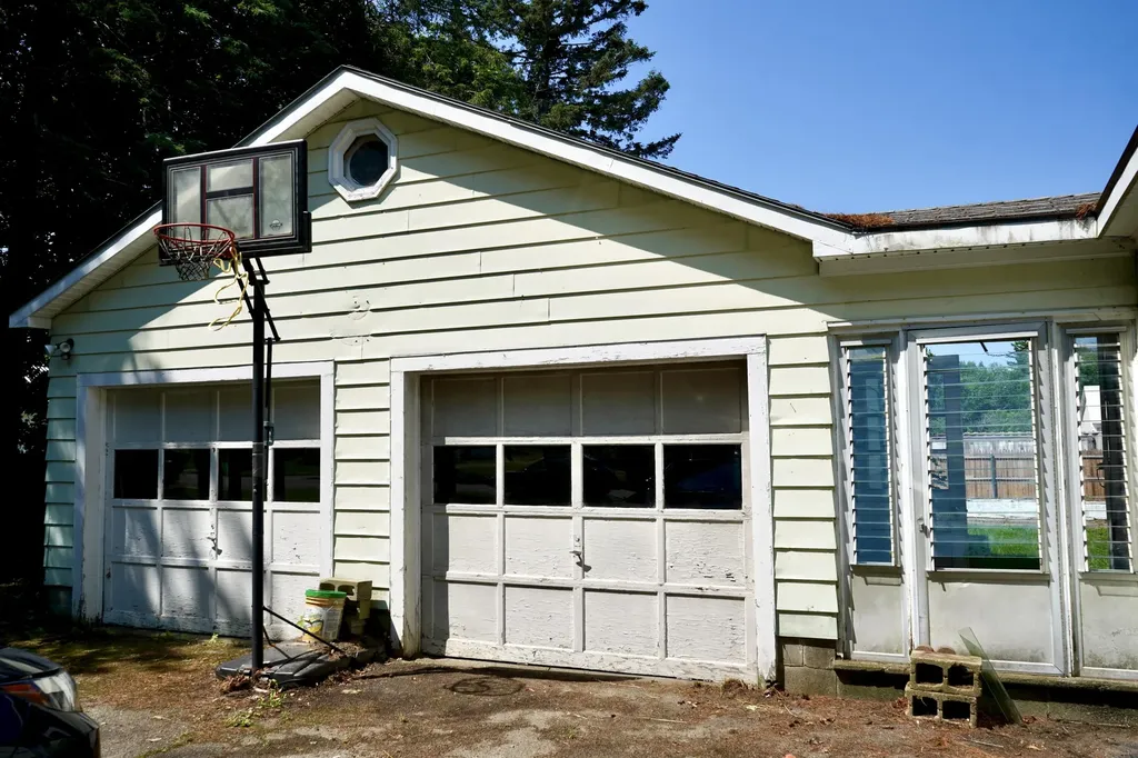 262 Hartland Avenue Pittsfield ME 04967