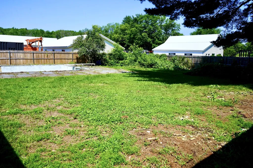 262 Hartland Avenue Pittsfield ME 04967