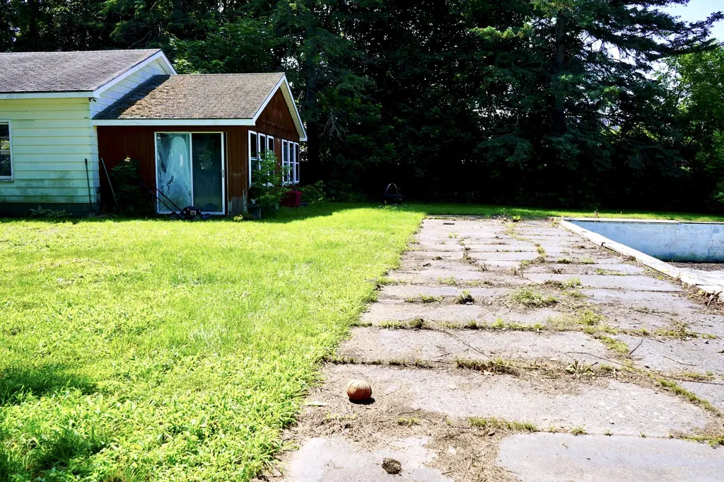 262 Hartland Avenue Pittsfield ME 04967