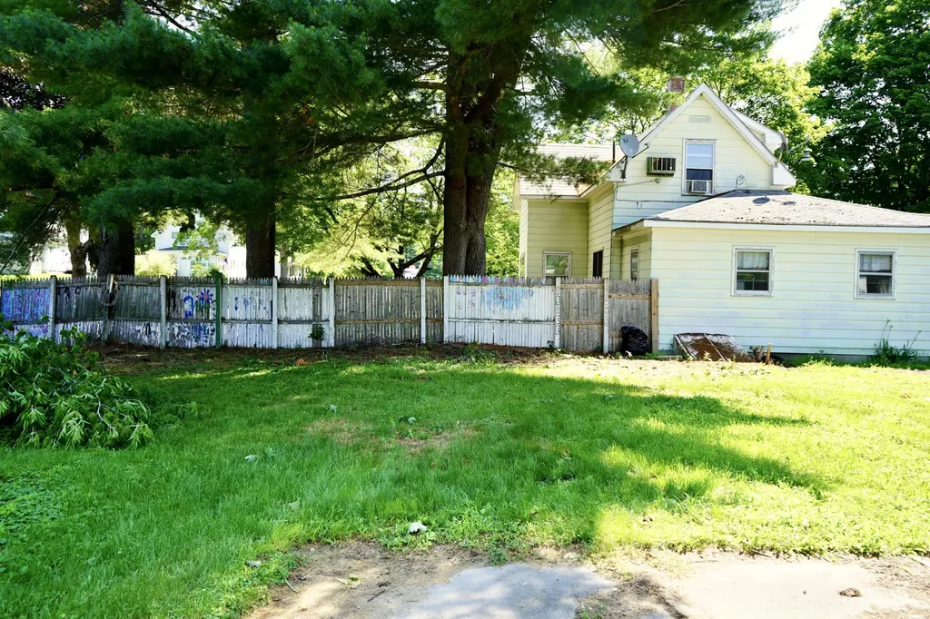 262 Hartland Avenue Pittsfield ME 04967