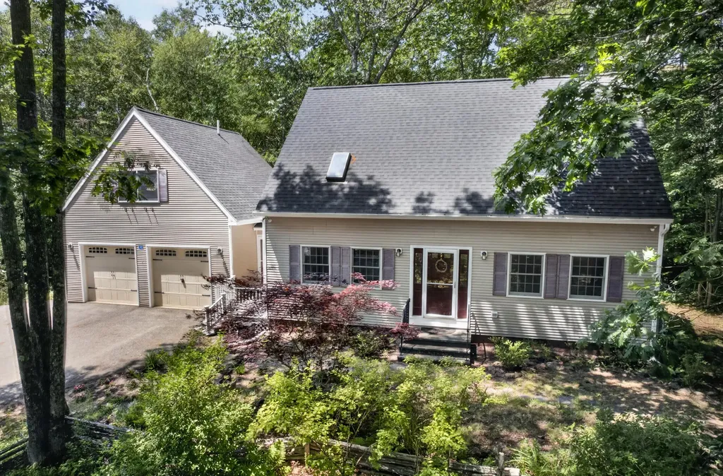 40 Forest Hill Bucksport ME 04416