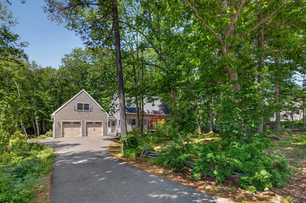 40 Forest Hill Bucksport ME 04416