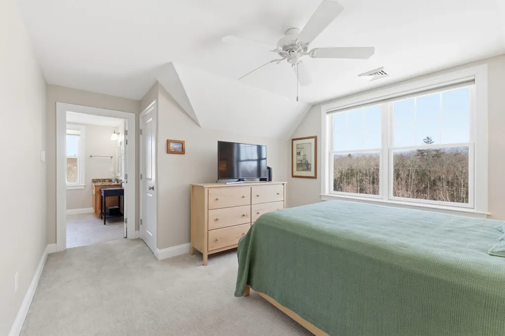 17 Adams Lane Arundel ME 04046