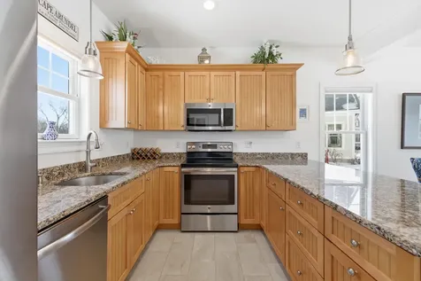 17 Adams Lane Arundel ME 04046