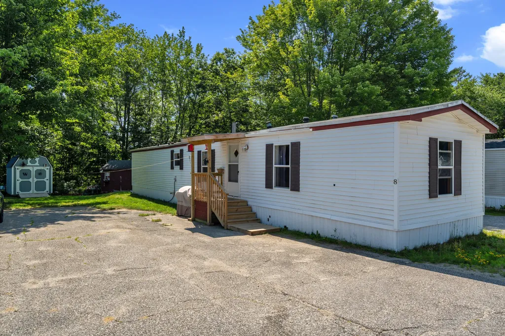 8 Sabattus Creek Drive Lisbon ME 04250