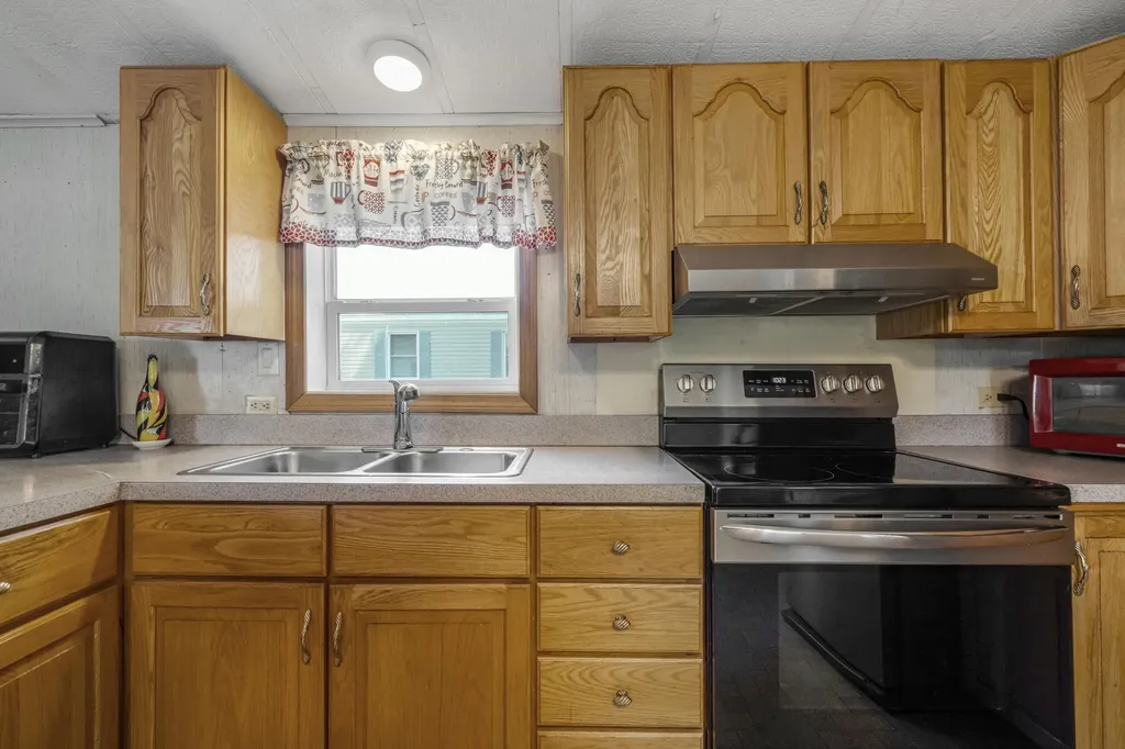 8 Sabattus Creek Drive Lisbon ME 04250