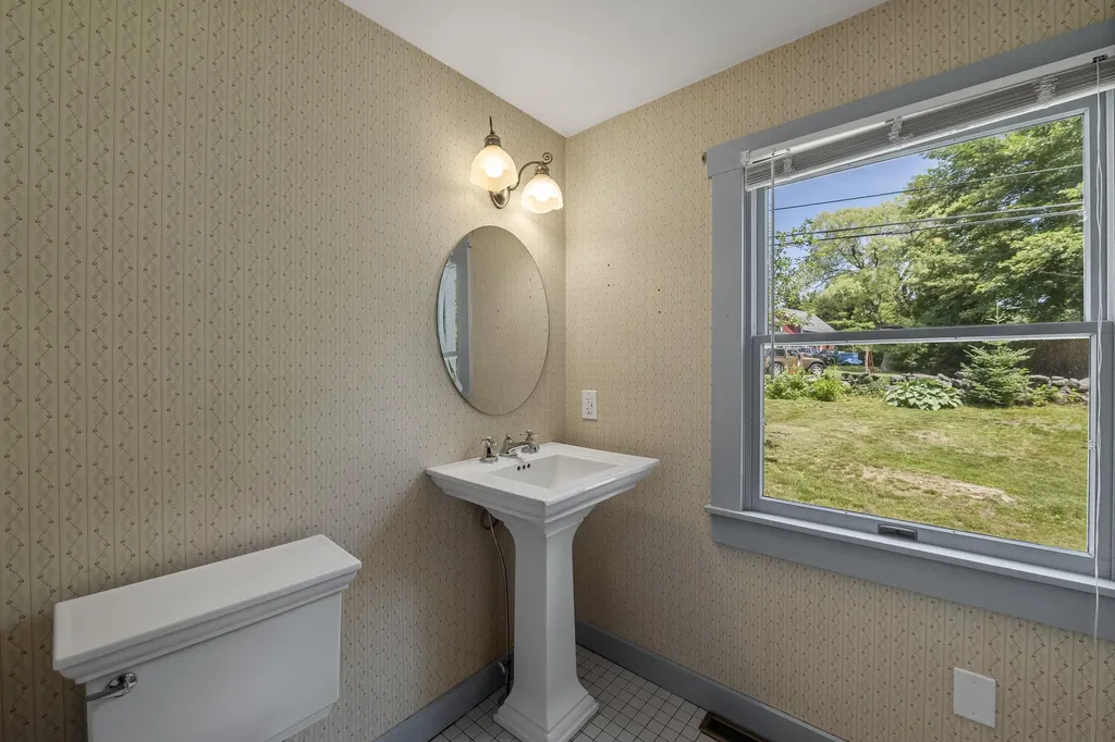 63 Bradley Hill Road Bristol ME 04558