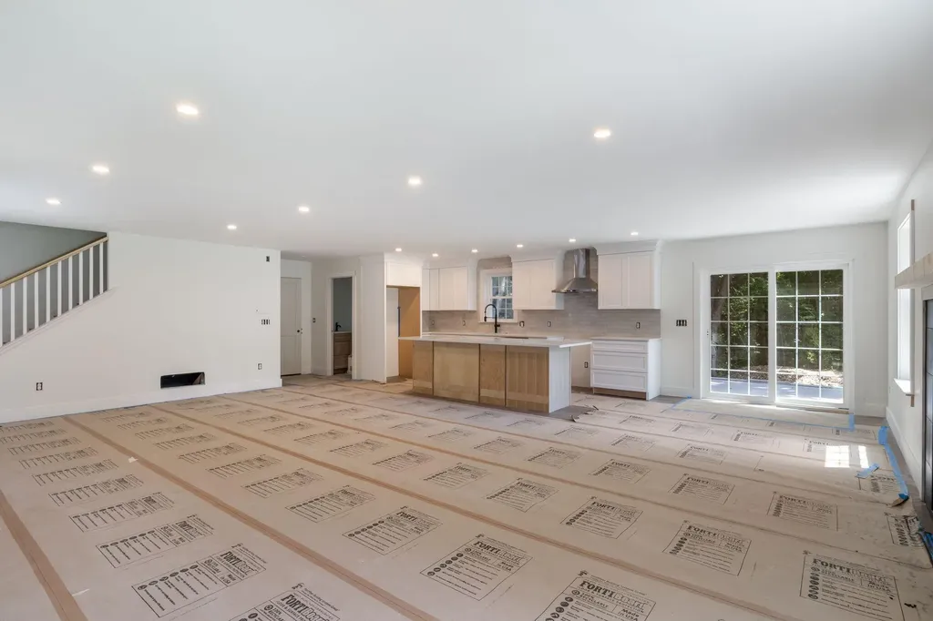15 Casey Lane Kennebunk ME 04043