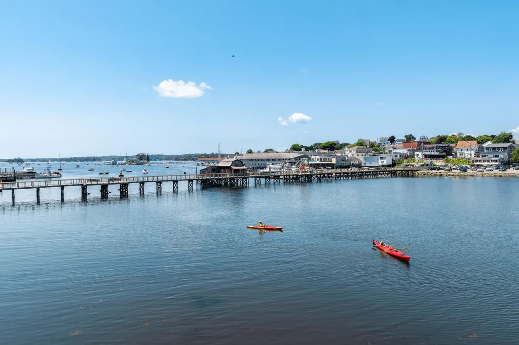 25 Campbell Street Boothbay Harbor ME 04538