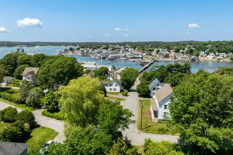 25 Campbell Street Boothbay Harbor ME 04538