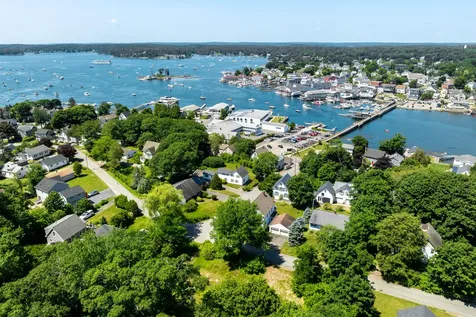 25 Campbell Street Boothbay Harbor ME 04538