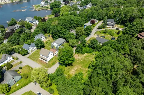 25 Campbell Street Boothbay Harbor ME 04538