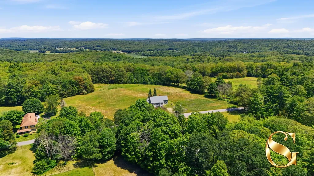 66 Dodge Road Edgecomb ME 04556