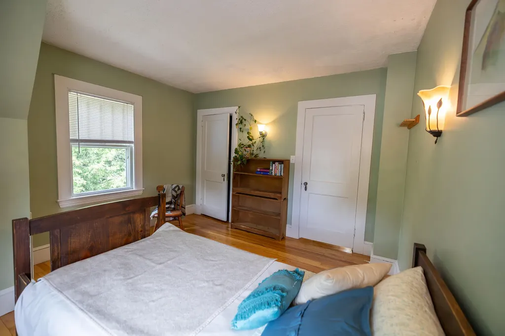 20 Fairlawn Avenue Lewiston ME 04240