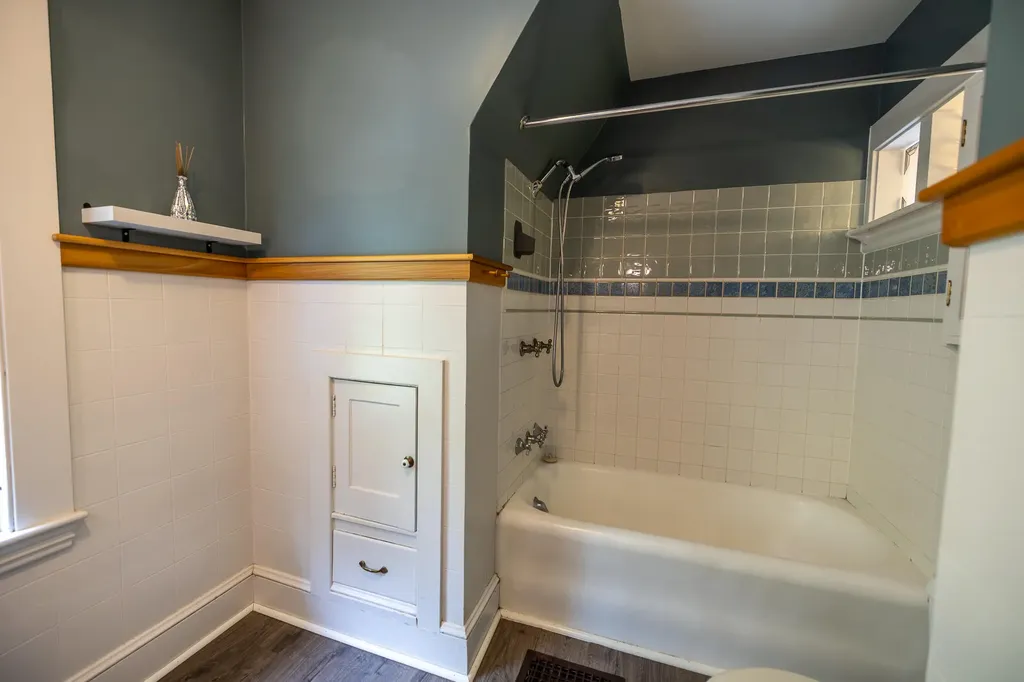 20 Fairlawn Avenue Lewiston ME 04240