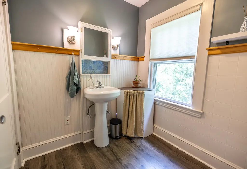 20 Fairlawn Avenue Lewiston ME 04240