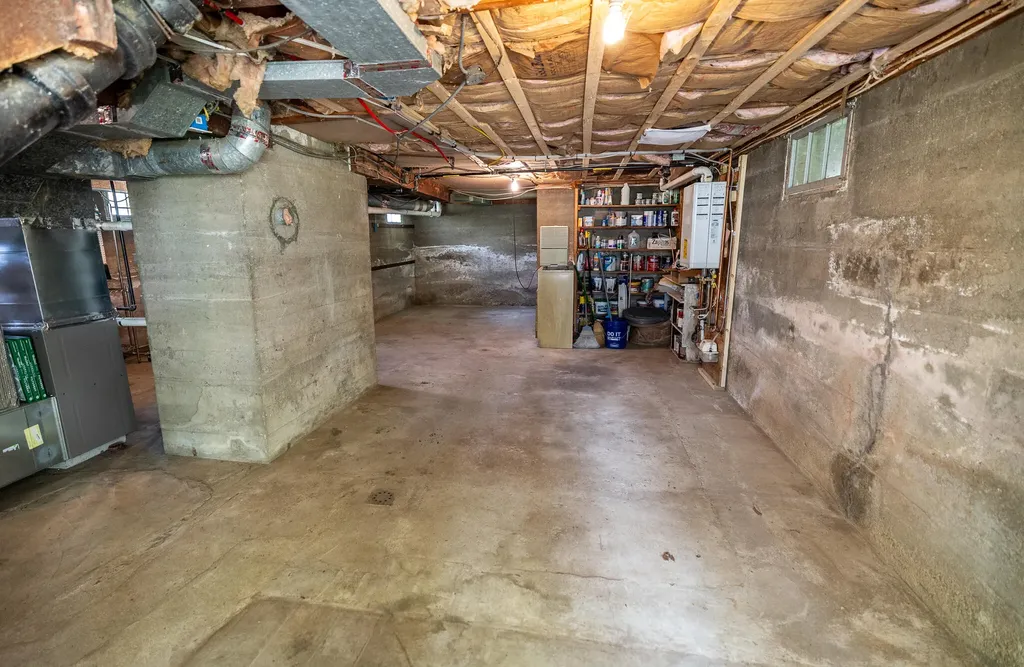 20 Fairlawn Avenue Lewiston ME 04240