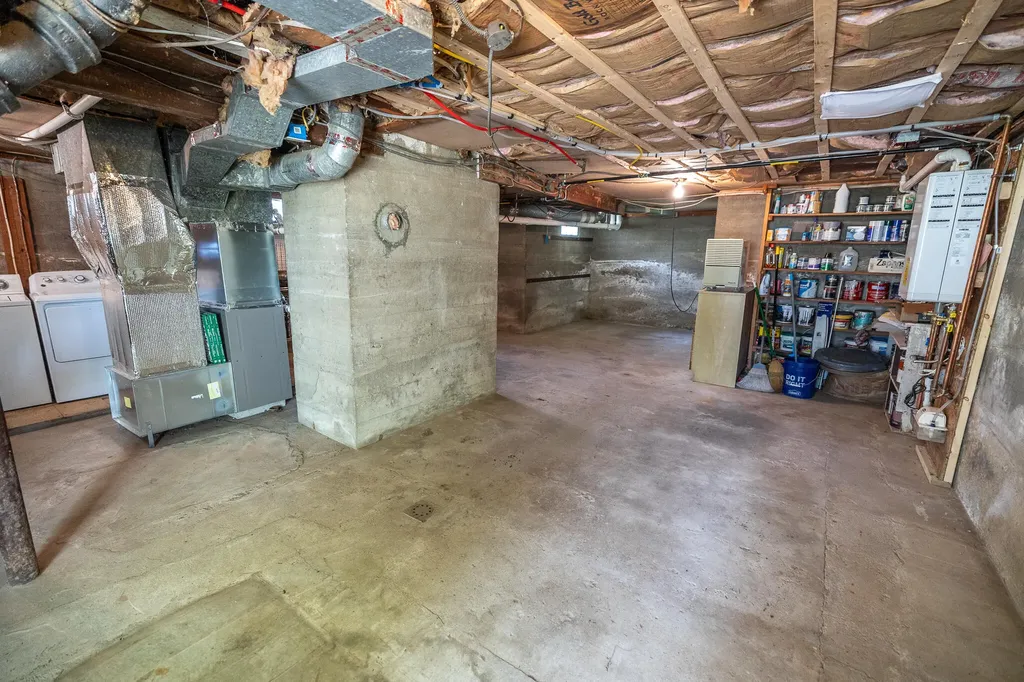 20 Fairlawn Avenue Lewiston ME 04240