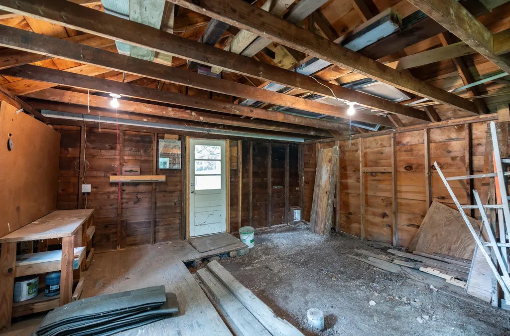 20 Fairlawn Avenue Lewiston ME 04240